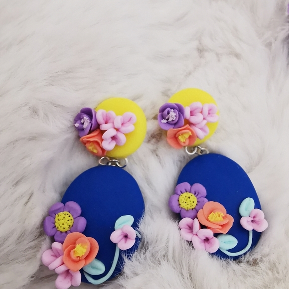 Handmade Polymer Clay Earring - Picture 3 of 3